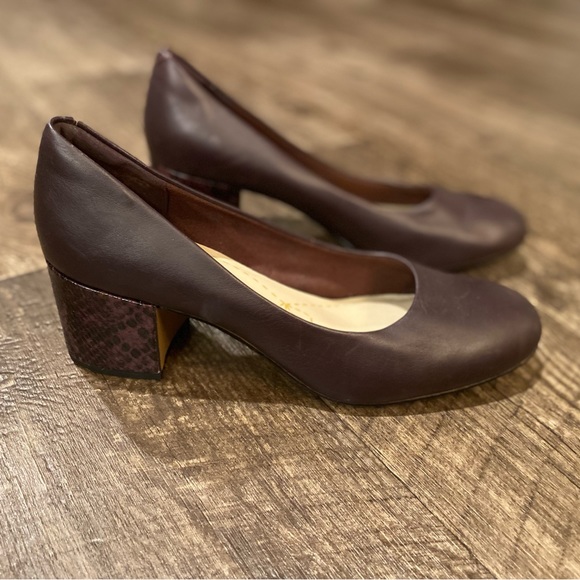 NEW Clarks somerset Women’s shoes round tow snake skin heel leather size 9 1/2 - Picture 3 of 7